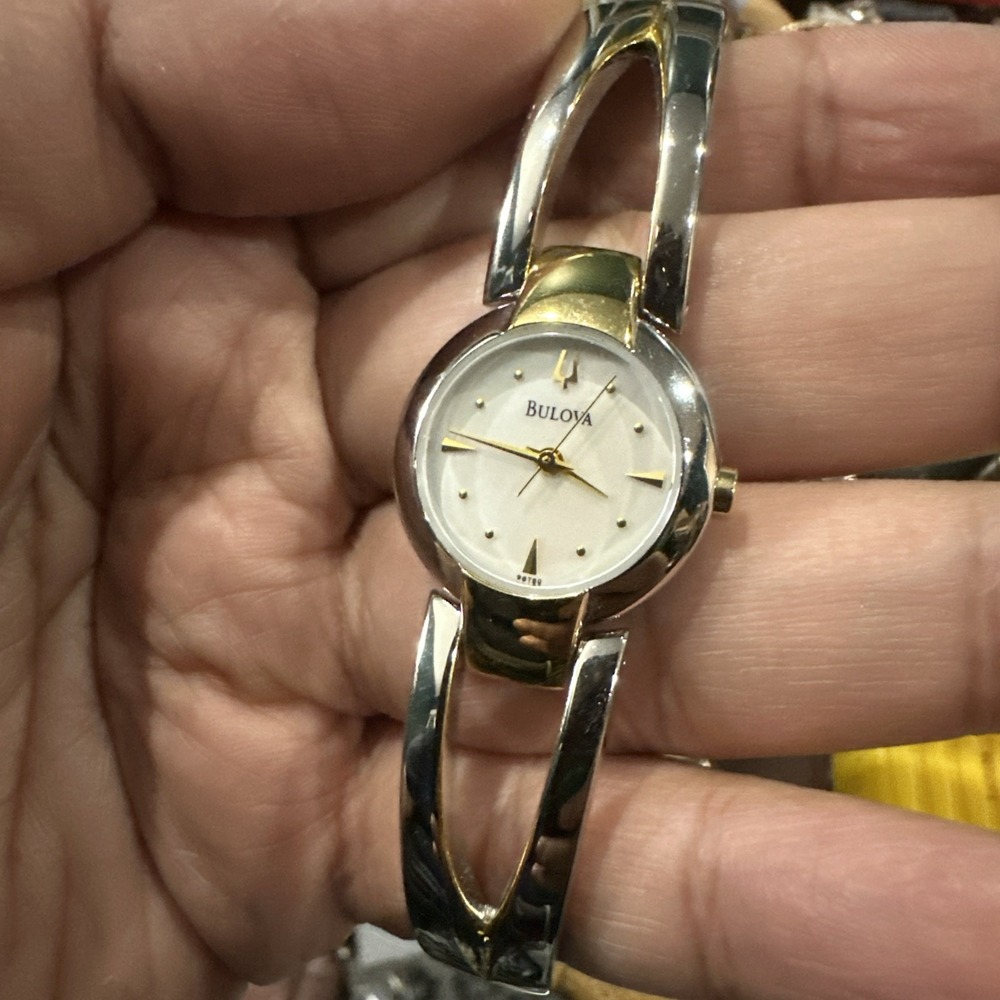 Working Bulova Womens Dainty Watch C864023 Mop Dial Two-tone 22mm Fit 7in- Mint